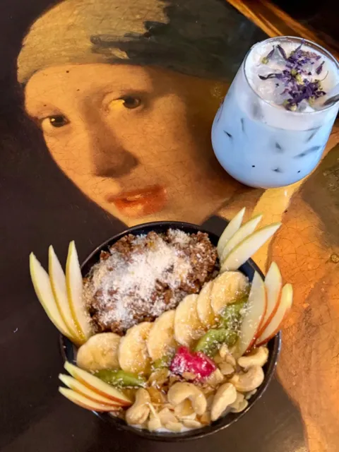 Shocked! It Took Me 10 Years to Discover This Unique Café! 🤯