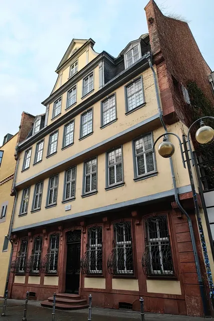 🇩🇪 Frankfurt: Where Finance Meets Fairytales at Dawn 🌆✨