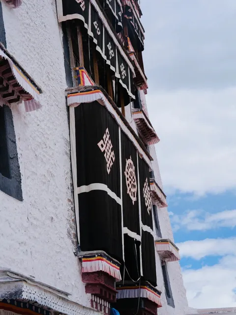 🏔️ Tibet Adventure: 6-8 Day Lhasa-Everest Mini Loop