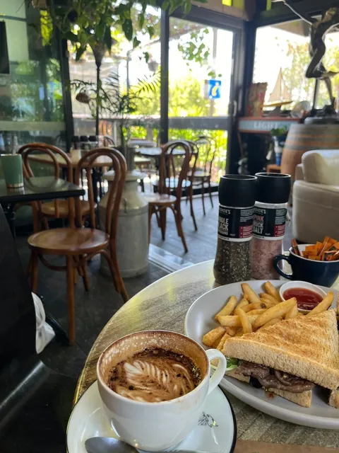 A Hidden Culinary Delight: Townsville's Coziest Cafe Experience☕️✨ 