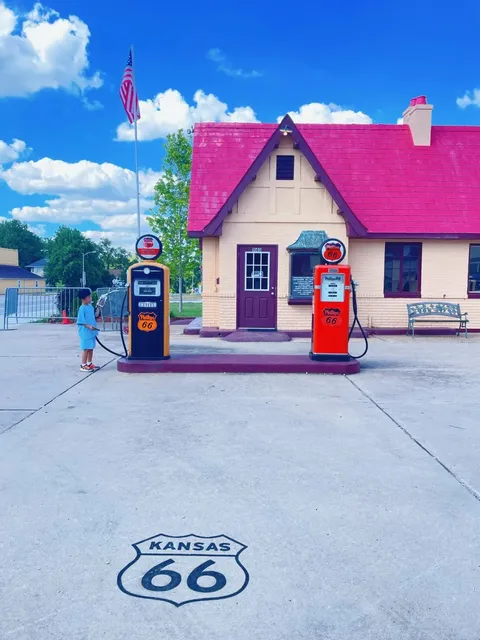 🚙 Route 66 | The Real-Life "Cars" Town in Kansas!