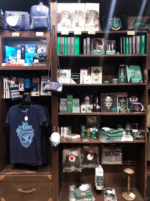 🇬🇧 Twin City Adventure: Leeds x York Day Trip! 🚂✨