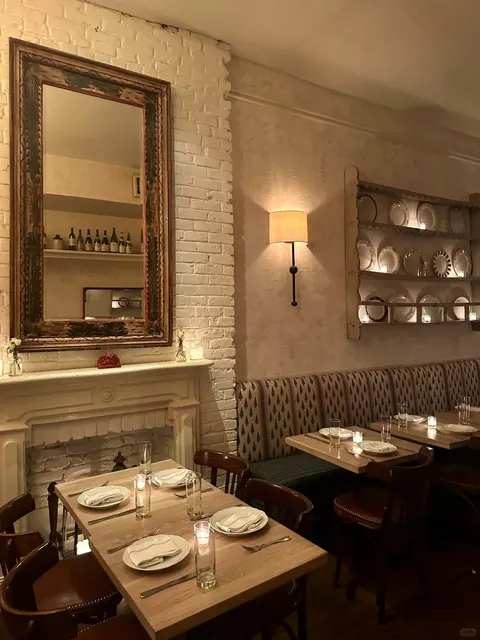 ​​Bobo: A Charming (But Slightly Forgettable) West Village Escape​​ 🥂