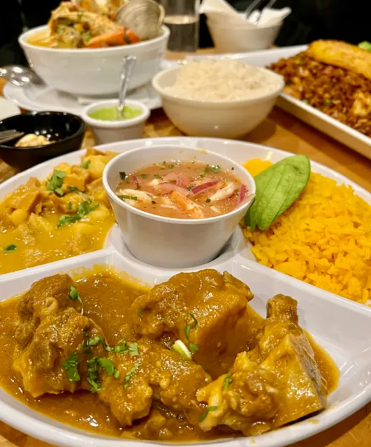 Ecuadorian dishes 🇪🇨 ox tail, ox stomach, fish salad, rice 😋