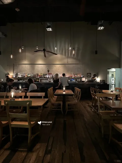 🍸 Plog｜Cozy Bar & Eatery in Bellevue