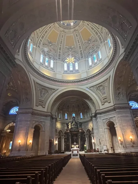 Cathedral of Saint Paul and the State Capitol 🌟