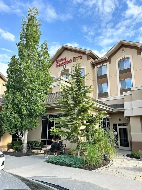 A Budget Traveler’s Dream—So Affordable for a Night 😍🏨  