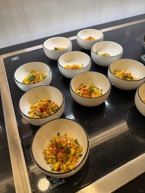 The New Sapphire Lounge at Vegas Airport Is Amazing ✈️✨