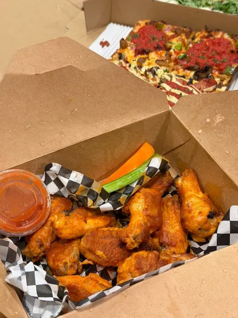 Detroit Pizza🍕 $6.99 for Four Thick Slices!