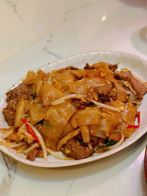 This NYC Thai Spot Made Me Clean My Plate! 🍛✨