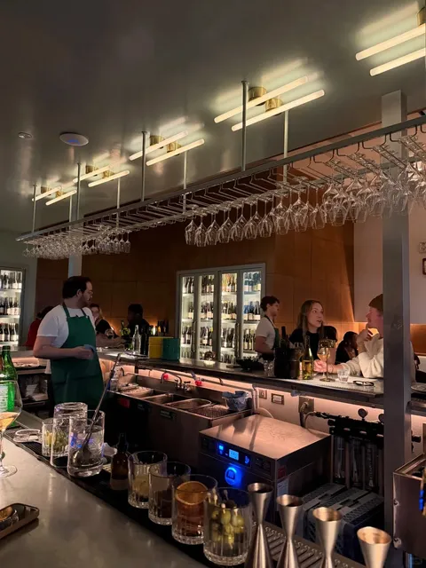 Bar Étoile: LA's Romantic Date Spot You Need to Try! 💫