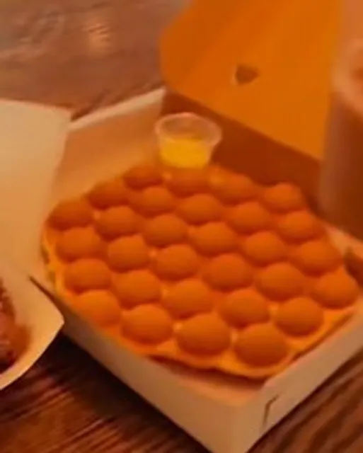 🧇 Ball Ball Waffle | Crispy, Sweet Joy in Cleveland's AsiaTown