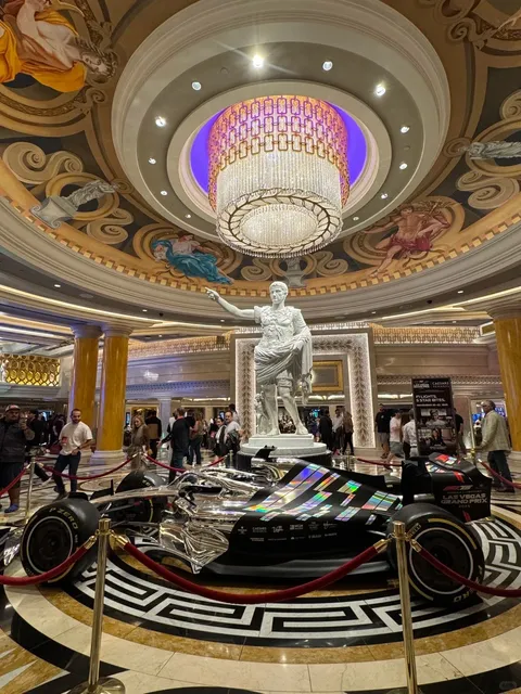 🇺🇸 Come to Las Vegas and You HAVE to Visit Every Hotel! ⁉️