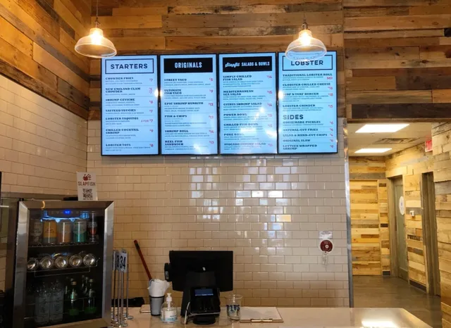  Slapfish | Coastal Vibes & Quick Bites in Indy 