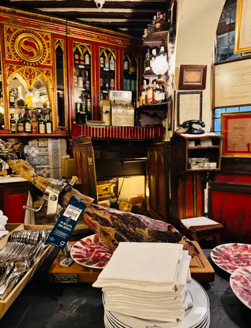  Madrid, Spain | The Legendary 300-Year-Old Restaurant​​