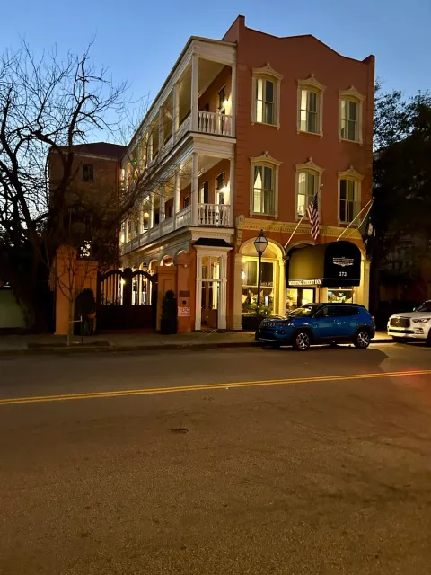 Meeting Street Inn Is the Place to Be! 🏨💖