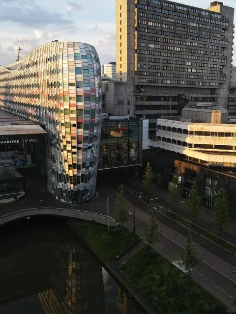 Utrecht City Walk – Where Golden Age Charm Meets Student Vibes! 🌞🚶♂️
