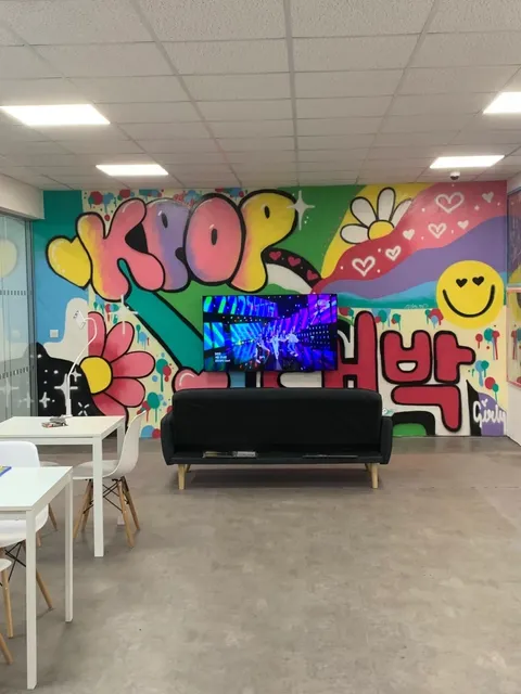 🇬🇧 Birmingham's K-Pop Haven: A Surprise Discovery at HMV！！😍