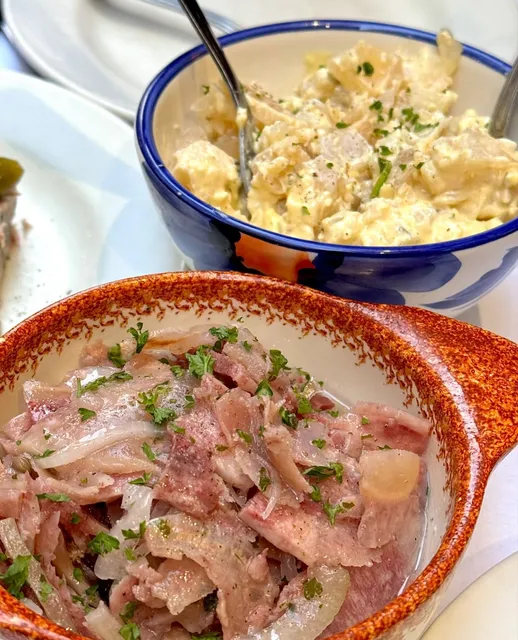 🇫🇷 The Traditional Lyon Bouchon Established in 1937