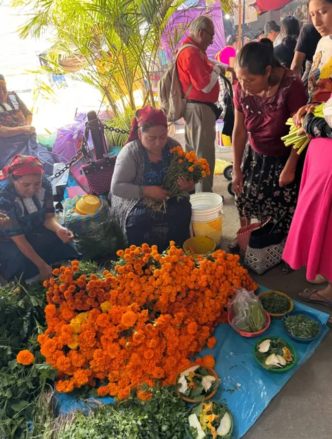 Tlacolula Sunday Market: A Feast for the Senses 🌶️🛍️