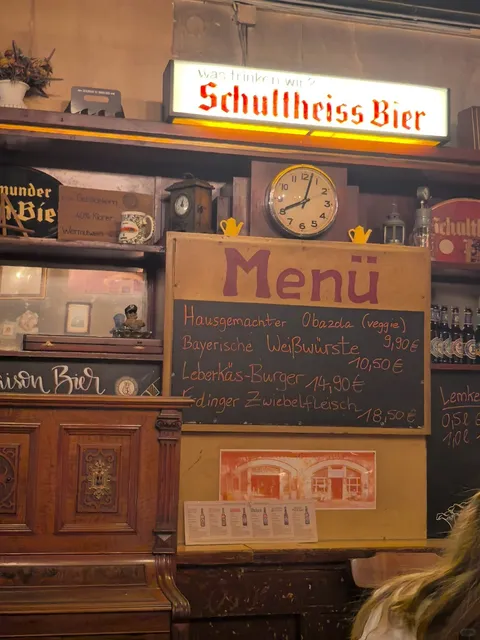 🇩🇪 Berlin's Most Charming Dinner Spot!