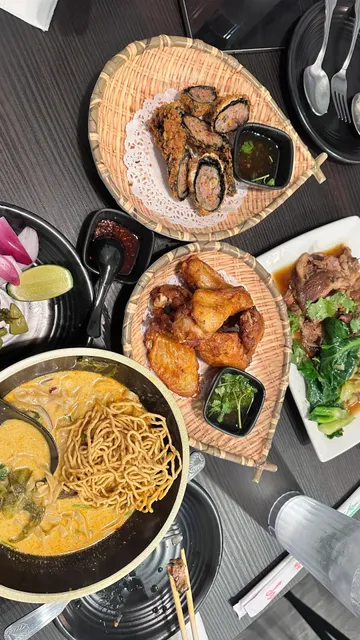 🇺🇸 This Thai Spot Hidden in LA’s Koreatown Is Seriously Authentic!