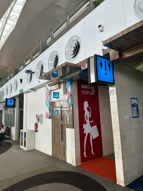 Medan Business Trip # Durian Heaven! Airport Has Showers! 🚿