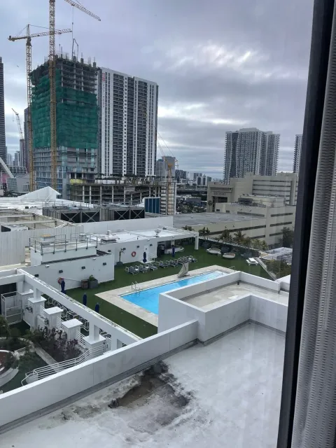 A Very Nice, Quiet & Safe Hotel in Miami 🏨