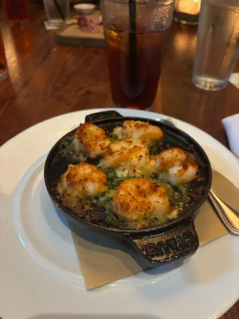 A Warm & Welcoming Dining Experience for All Occasions 🍽️✨