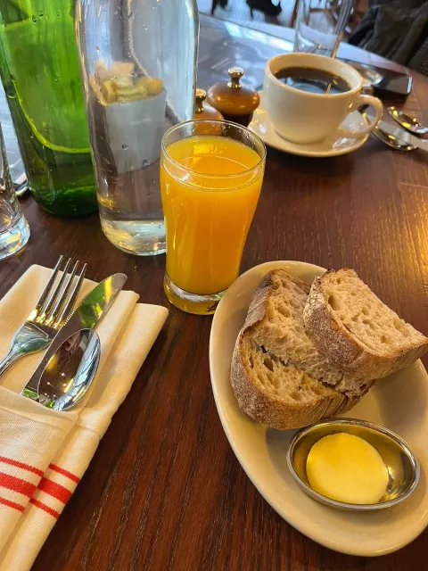 A Delicious Breakfast (4.2/5) 🍳☕