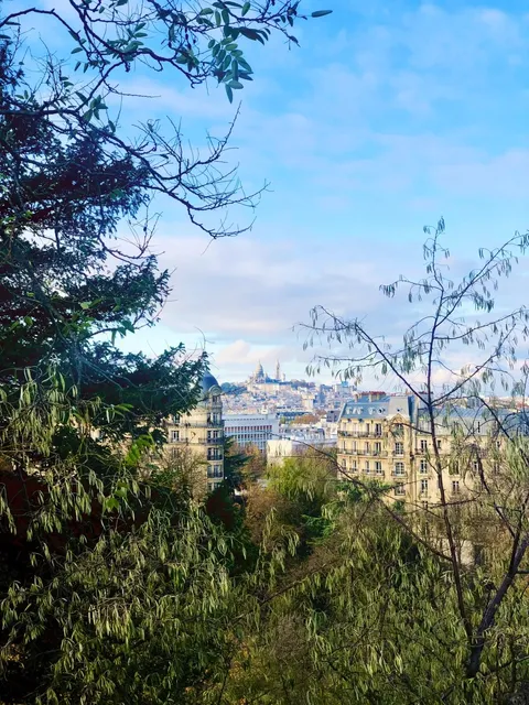 It's the most beautiful season at the Parc des Buttes-Chaumont 