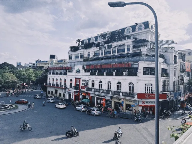 🇻🇳 Vietnam Backpacking: 4 Days in Hanoi & Da Nang!