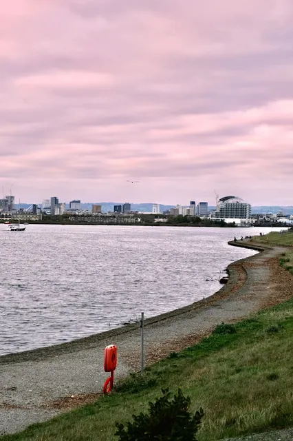 🏴󠁧󠁢󠁷󠁬󠁳󠁿 Cardiff Walking Guide (25,000 Steps Edition)