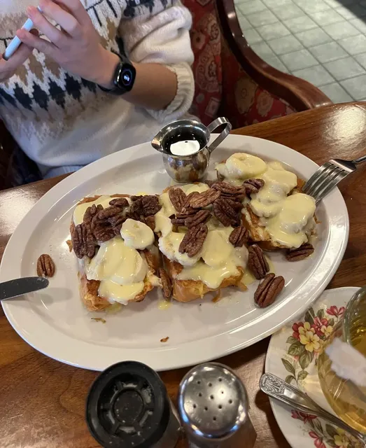 Sweet Brunch Heaven in Madison! 🥞🍯
