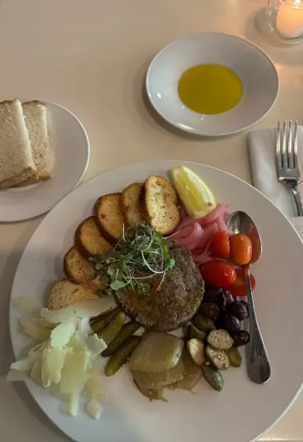 L'Albatros Brasserie&Bar |A French Culinary Jewel in University Circle