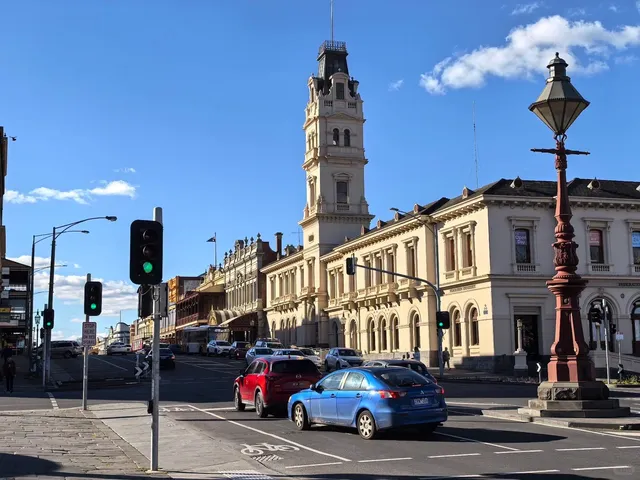 A Photographer’s Journey Through Victoria’s Time-Capsule City ！📸✨