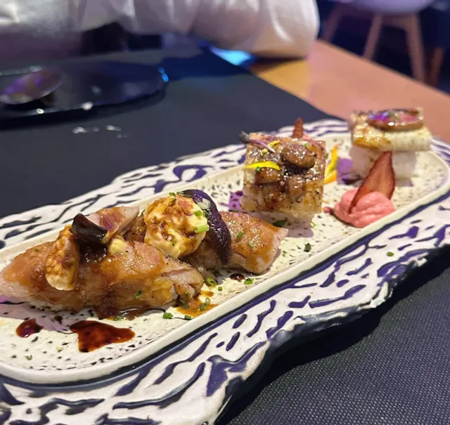 Valencia | Eat under cherry trees 🍣