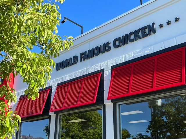 World’s First KFC Isn’t in Kentucky! 🧐✨  