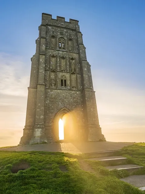 🇬🇧 The Magical Portal to Another World: Mystical Glastonbury! 🔮✨
