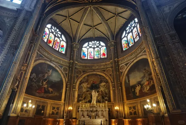 Saint-Eustache Church: Where Divine Music Meets History 🎶✨