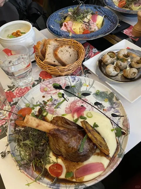 🇫🇷 Skip the Lines Near the Eiffel Tower! 🙅‍♀️