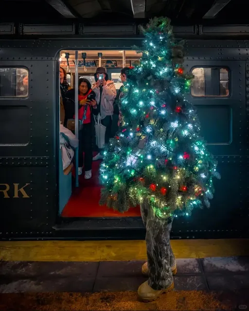 NYC Winter Exclusive: Vintage Holiday Train Returns! 🚂❄️