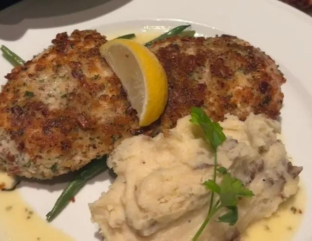 Hazelwood Food and Drink 🍔🥃