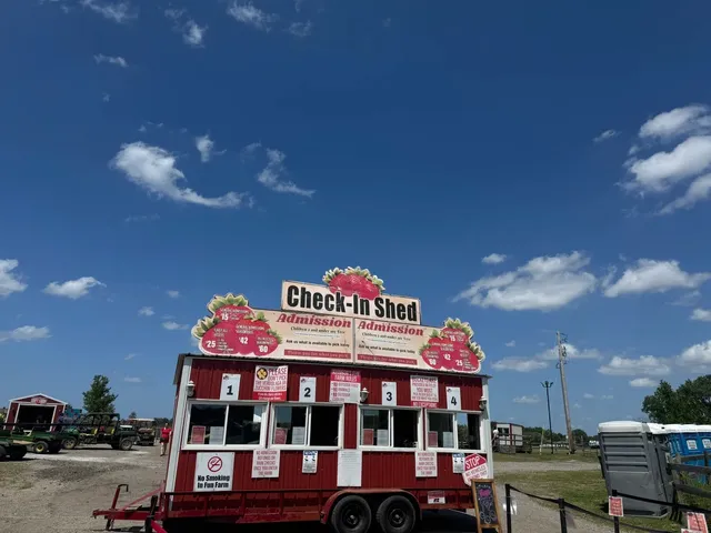 ​​Chicago Escape Plan: Berry Picking + Goat Cuddles! 🍓🐐✨​​