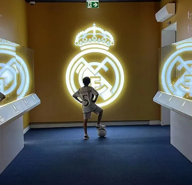 Teenagers options: IMG Worlds of Adventure