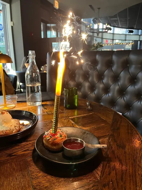  A Staggering Return to a Restaurant Five Years Later