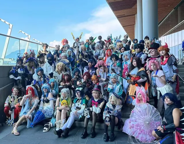 I watch the Canadian comic cons!!!