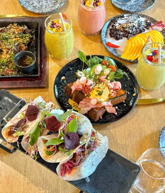 🌟 Savoring Thai Brunch Vibes in the Heart of Paris 🇫🇷✨