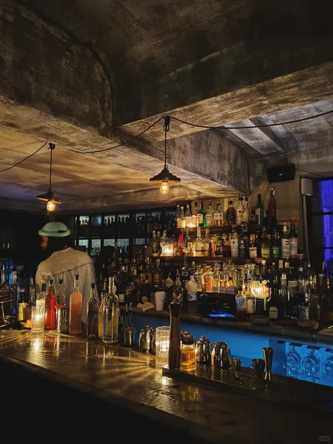 A Cozy Jazz Basement Bar Perfect for a Tipsy Date 🍷｜Saint Tuesday