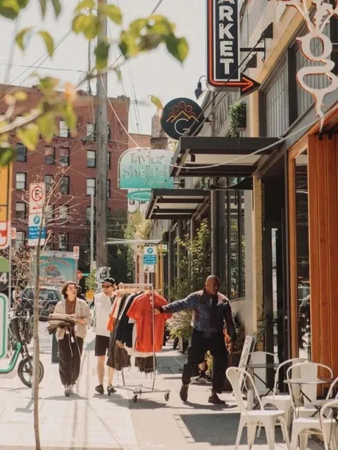 Seattle Travel Inspiration | Hunting for Treasures in Hidden Streets